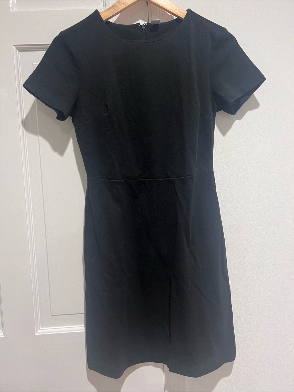 Old Navy Black Short-Sleeve Sheath Dress